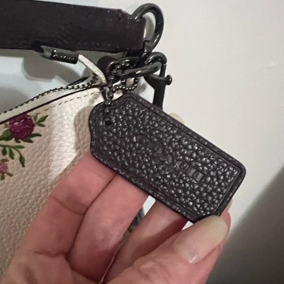 NWT Coach Chelsea Crossbody Bag - Chalk White with Floral Print - Picture 4 of 12